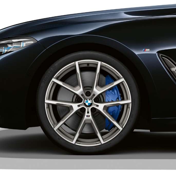 19'' light alloy wheels Double-spoke style 727 M Bicolor. BMW 8 Series Coupé, Carbon Black metallic, 19'' light alloy wheels Double-spoke style 727 M Bicolor.