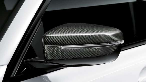 M Performance exterior mirror cap, carbon fibre, close-up M Performance exterior mirror cap, carbon fibre, close-up