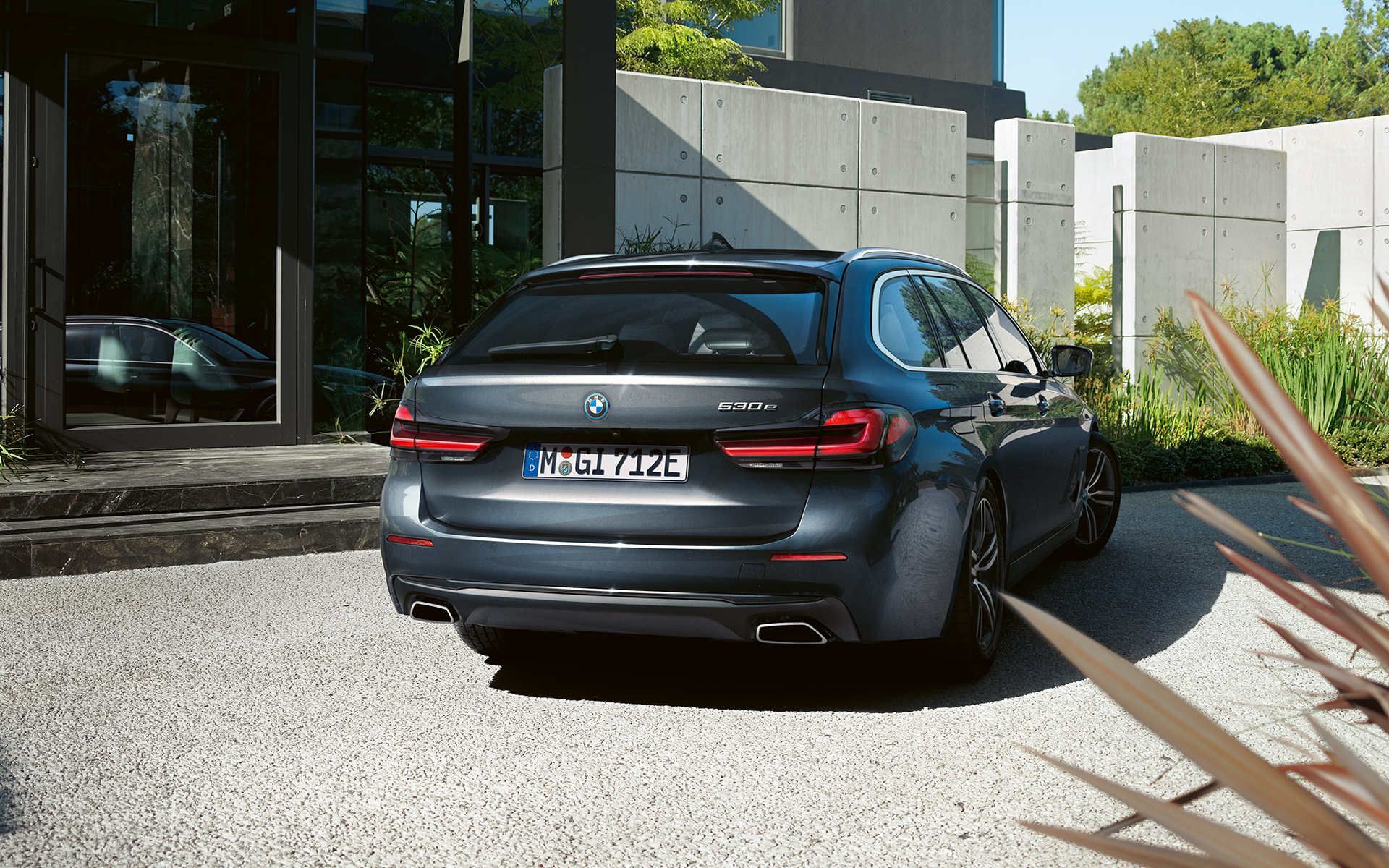 Rear apron and free-form exhaust pipes BMW 5 Series Touring G31 LCI Rear apron and free-form exhaust pipes BMW 5 Series Touring G31 Facelift 2020 Sophisto Grey rear