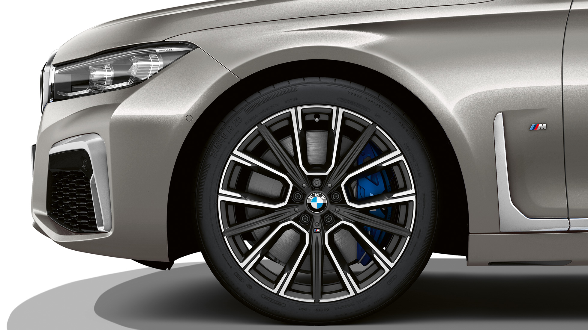 BMW 7 Series Sedan M Sport package, wheels G11 BMW 7 Series Sedan M Sport package: Close-up of the wheels G11