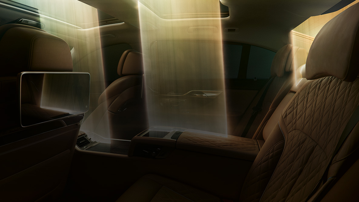 BMW 7 Series Sedan interior G11 BMW 7 Series Sedan interior: light incidence through Panorama glas roof G11
