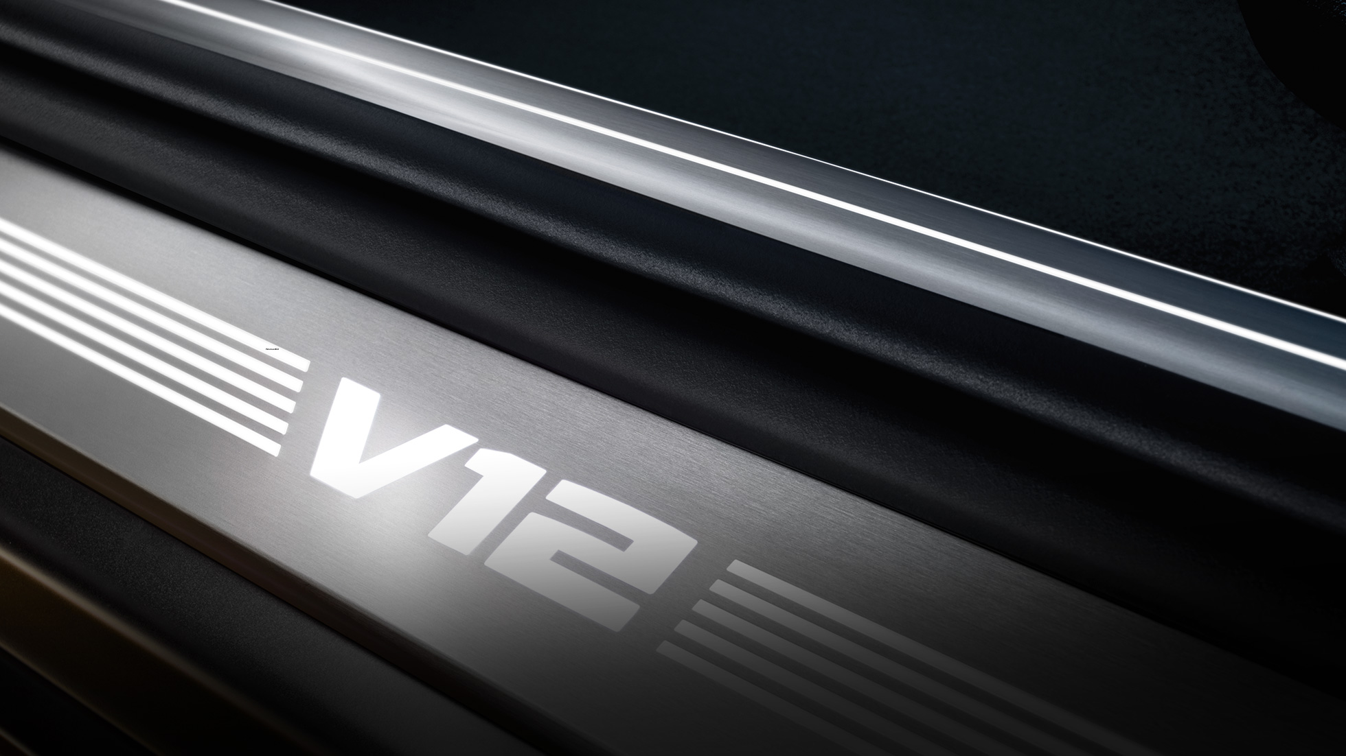 BMW entry sill with V12 lettering BMW M760Li xDrive Sedan, BMW M760Li interior