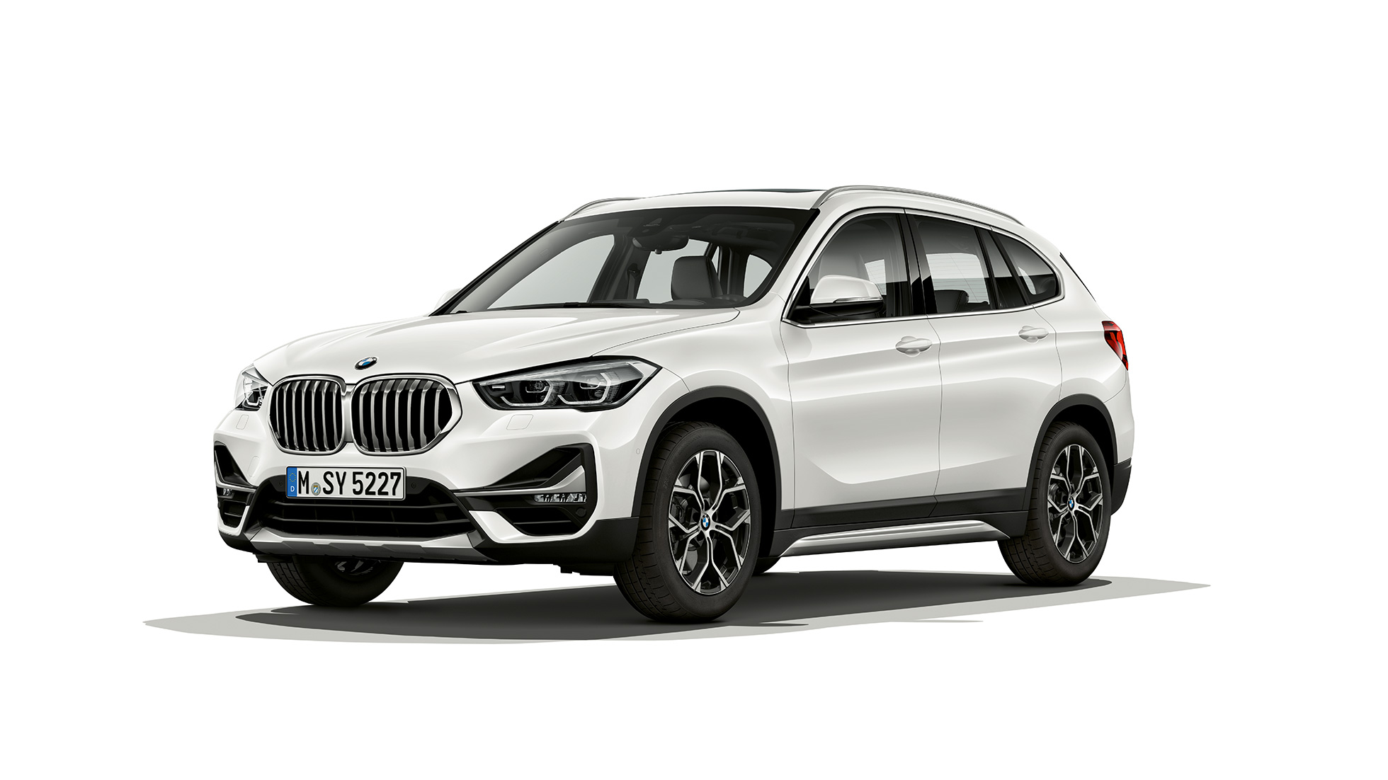 BMW X1, Model xLine, three-quarter front view F48 BMW X1, Model xLine, three-quarter front view studio shot F48