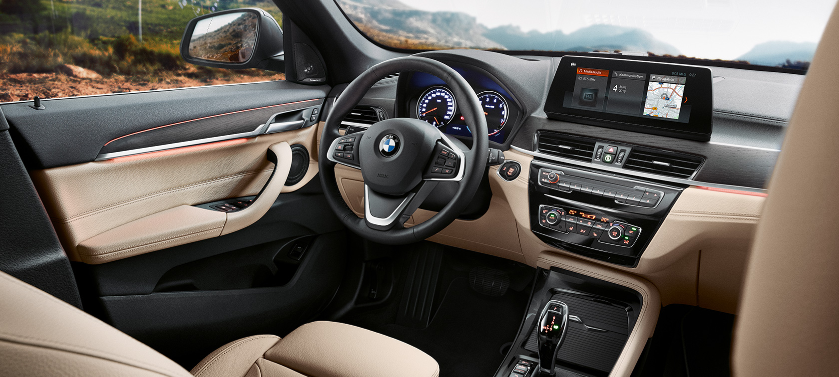 BMW X1, cockpit F48 BMW X1, interior with focus on the cockpit F48