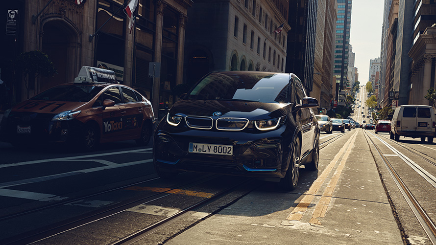 BMW i3s on the road BMW high-power charging BMW i3s on the road