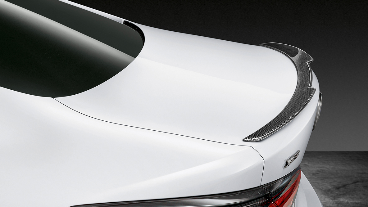M Performance rear spoiler carbon fibre BMW 4 Series Coupé G22 M Performance rear spoiler carbon fibre BMW 4 Series Coupé G22 detail view