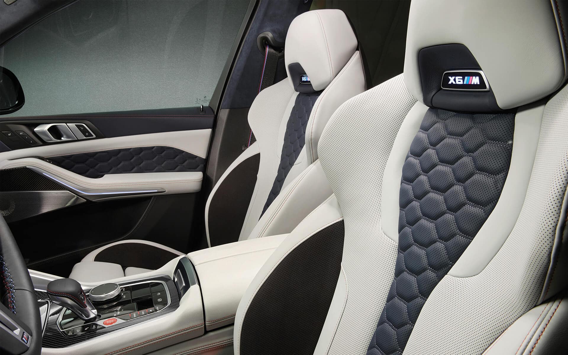 BMW Individual full leather ‘Merino’ Silverstone/Night Blue BMW Individual full leather ‘Merino’ Silverstone/Night Blue